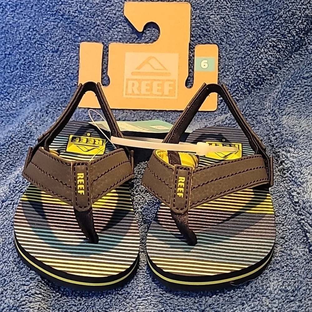 New with tags Reef Little Uni kids size 6 sandles
